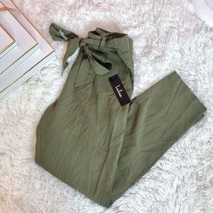 NWT Lulus Hunter green paper bag pant with tie at the waist belt size small